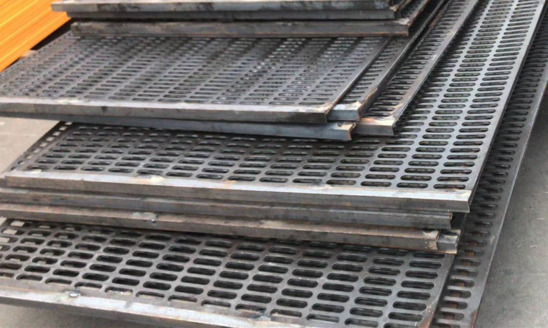 Hot-rolled perforated steel sheet