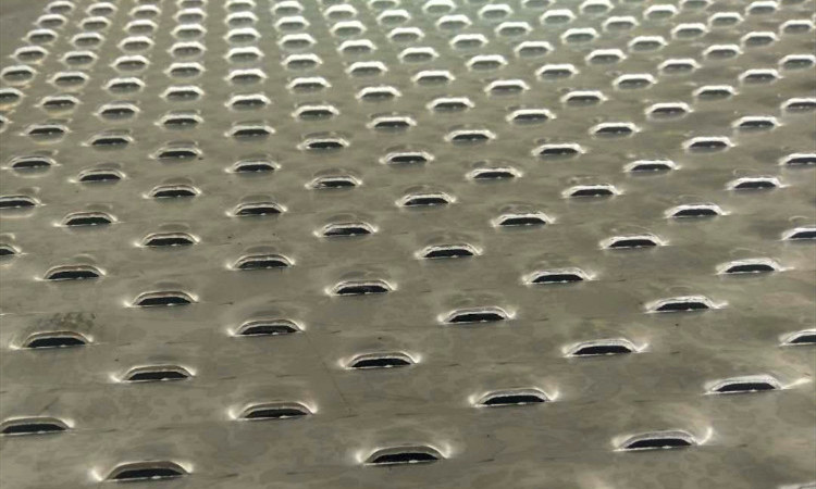 Fish-Scale Perforated Iron Plate