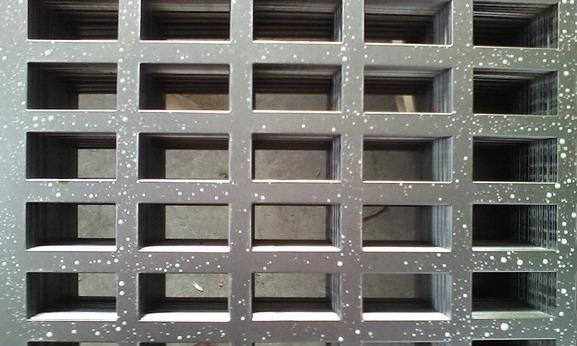 Square hole stainless steel perforated sheet product display