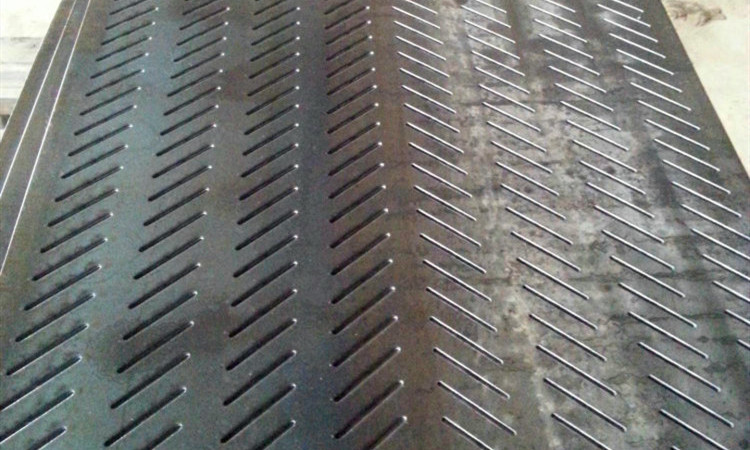 Eight Hole Stainless Steel Perforated Sheet