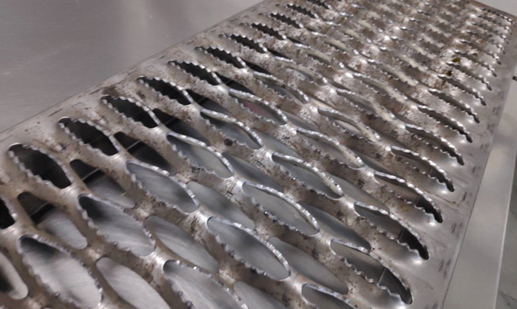 Grip Strut Safety Grating