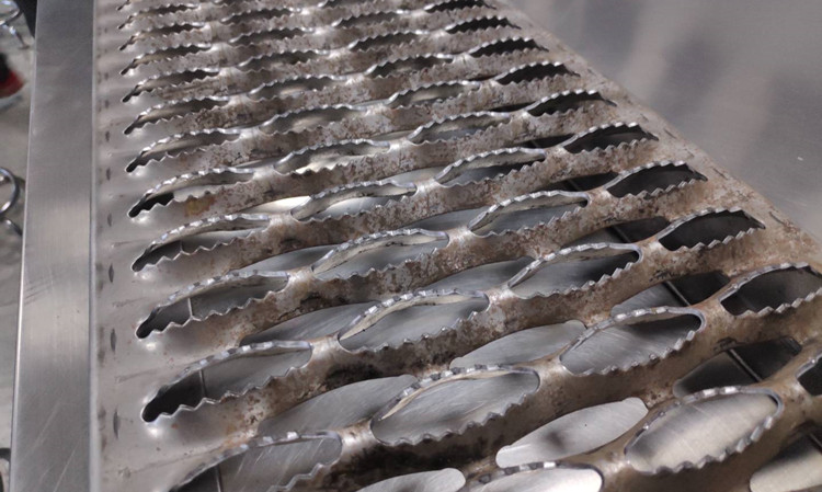 Grip Strut Safety Grating