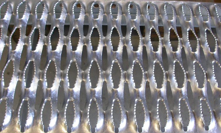 Galvanized safety grating
