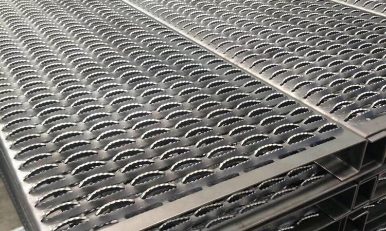 Stair Grip Strut Safety Grating