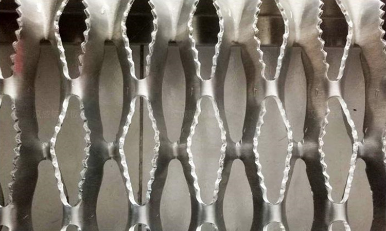 Stair Grip Strut Safety Grating