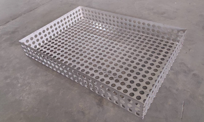 Punching mesh tray