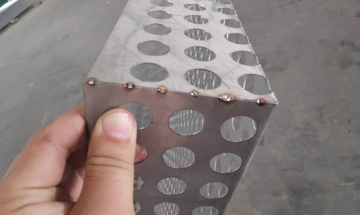 Punching mesh tray