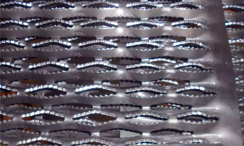 Serrated Grip Strut Safety Grating