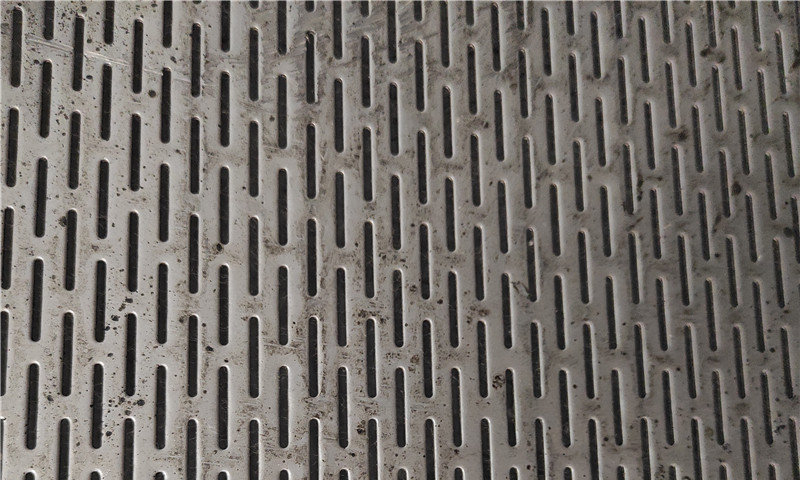 Waist-shaped perforated plate
