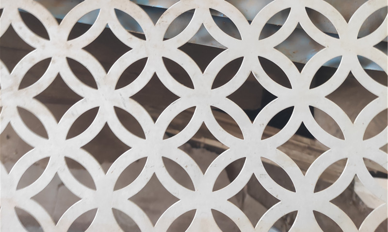 Round hole aluminum plate