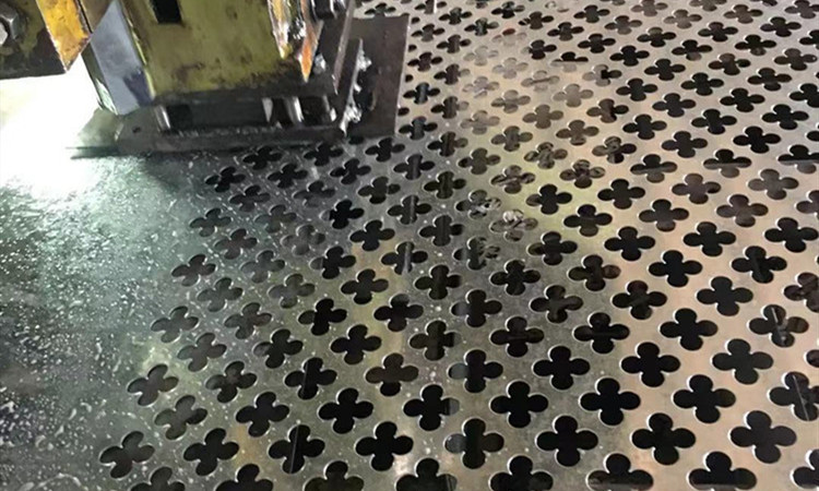 Cross Hole Perforated Sheet